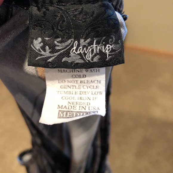 Multicolor tank top size medium - Picture 4 of 4